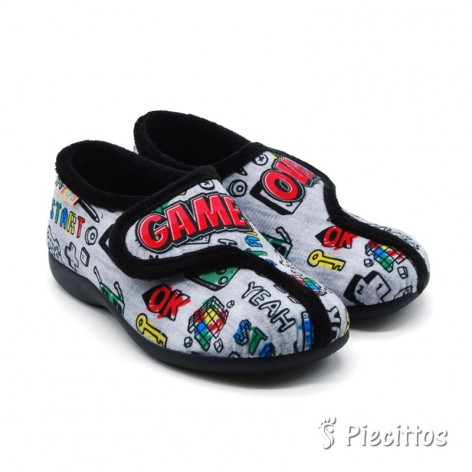 Zapatillas de Casa Cerradas...