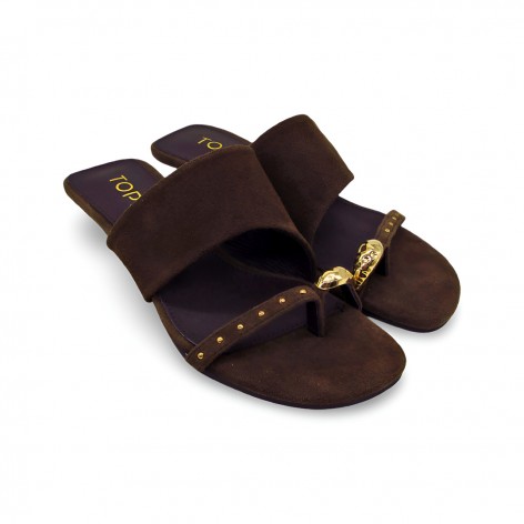 Sandalia Piel  Marrón Top 3 Tachas Doradas